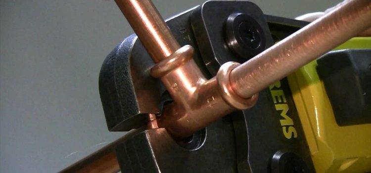 Raccords de tuyaux de plomberie : un aperçu de toutes les conceptions possibles