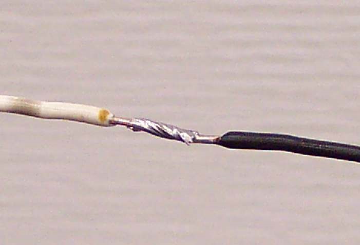 Connexion d'un fil toronné à un monoconducteur