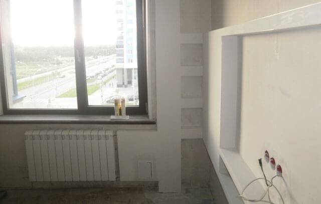 Comment cacher les tuyaux de chauffage: nous démontons les types de boîtes et les superpositions décoratives