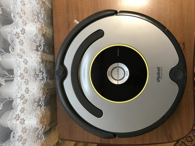 Test de l'aspirateur robot iRobot Roomba 616 : un rapport prix/qualité raisonnable