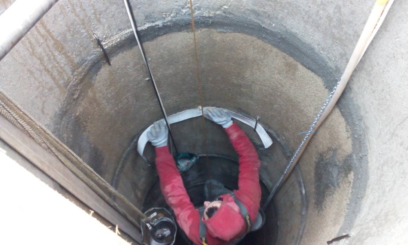 Imperméabiliser les coutures du puits: comment le faire soi-même