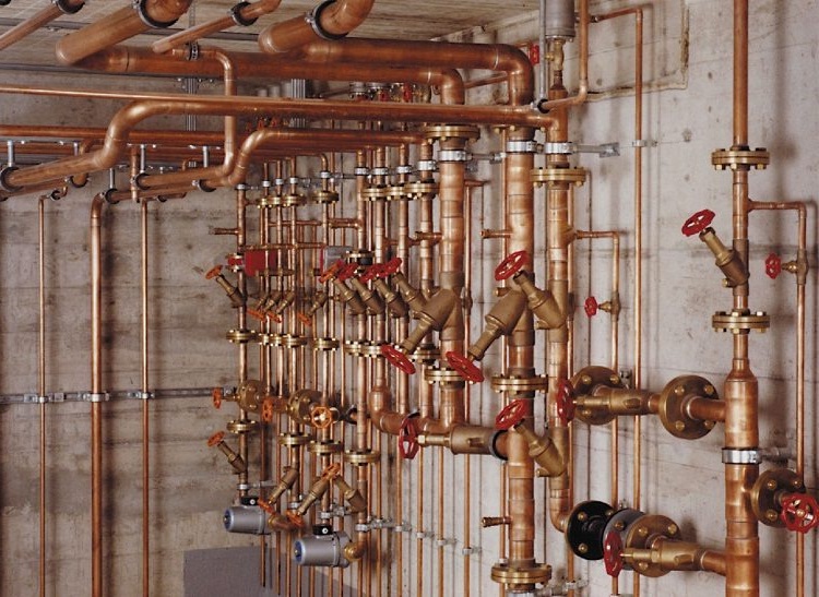 Quels tuyaux choisir pour l'approvisionnement en eau - analyse de 4 types principaux et de leurs caractéristiques