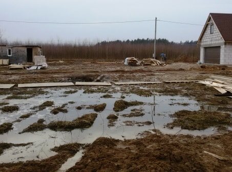 Pose de tuyaux de drainage perforés de vos propres mains + aperçu des schémas de drainage possibles