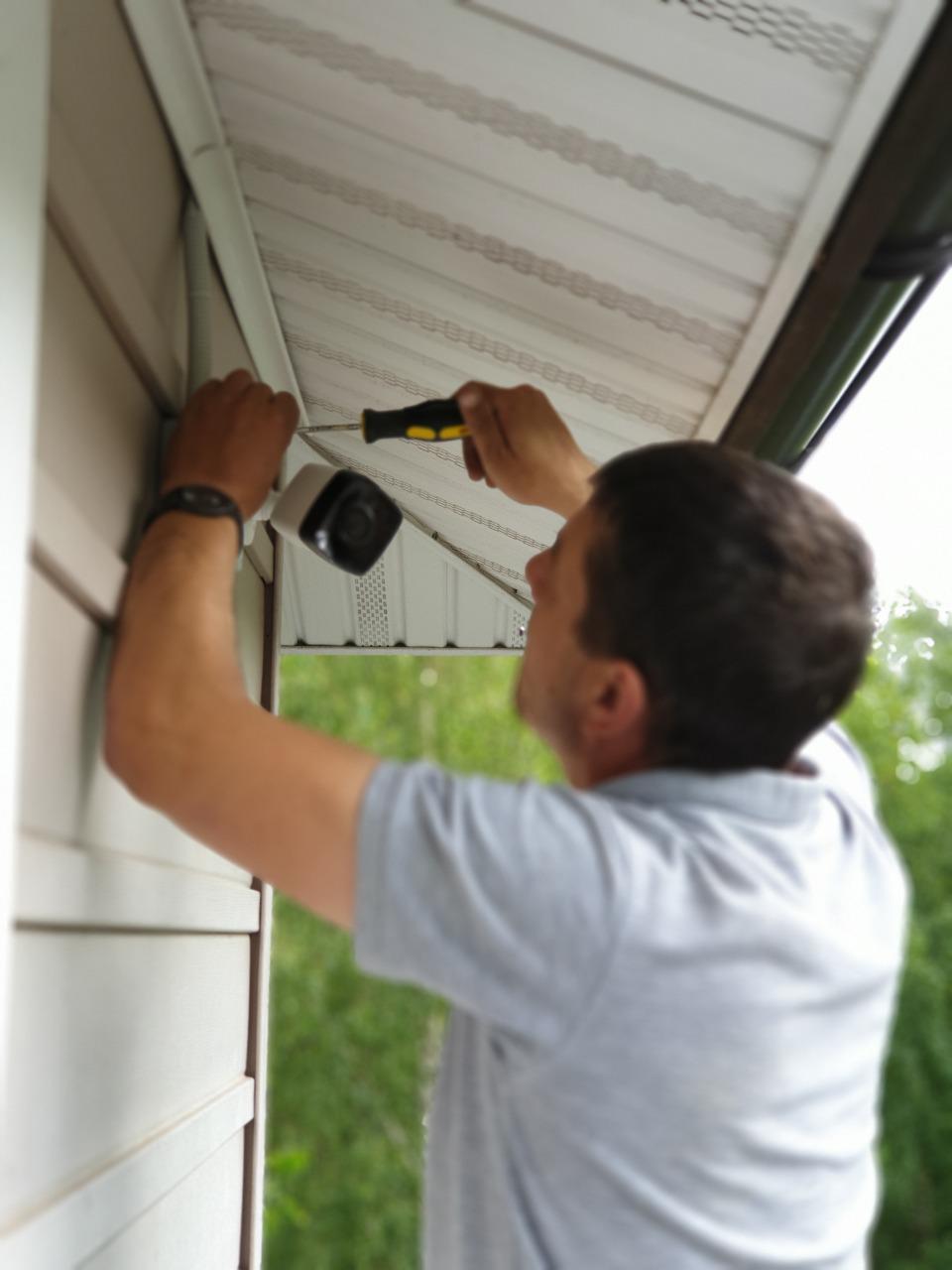 Comment installer soi-même une caméra de vidéosurveillance dans l'appartement ?