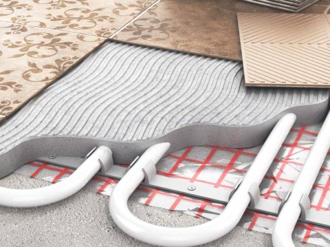 Quel chauffage au sol est préférable de choisir: un examen comparatif des options d'eau et d'électricité