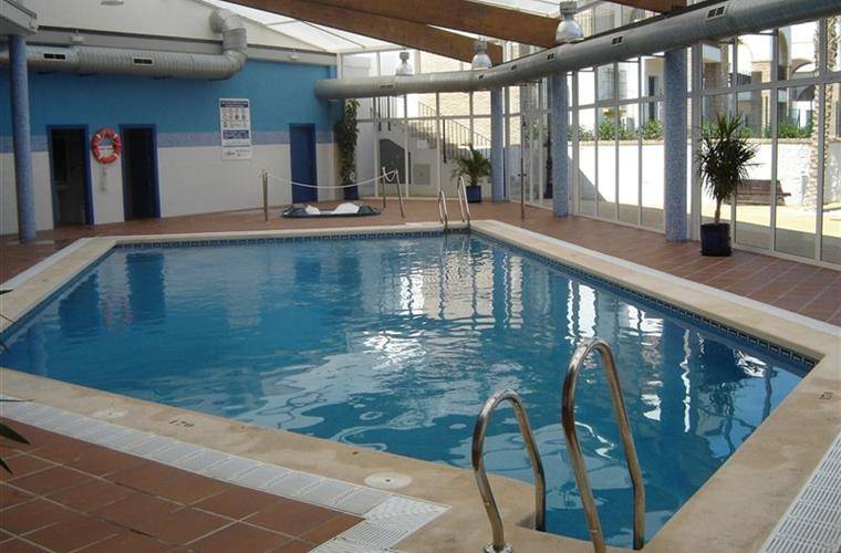 Ventilation d'alimentation et d'extraction pour la piscine