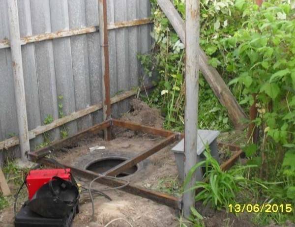 Douche d'été chauffée à faire soi-même: instructions de construction étape par étape