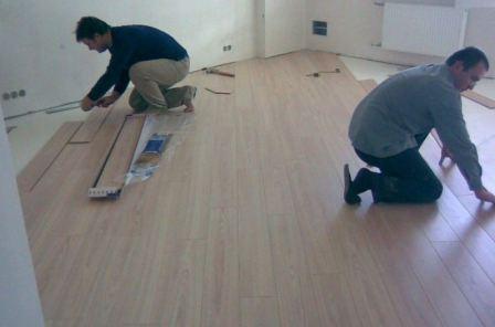 Comment poser correctement un sol stratifié : instructions d'installation étape par étape + caractéristiques pour choisir un revêtement