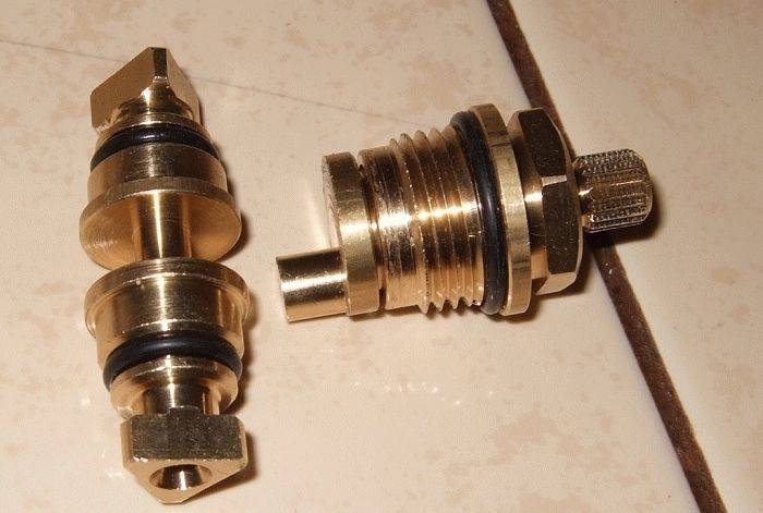 Que faire en cas de fuite d'eau froide d'un mitigeur monocommande