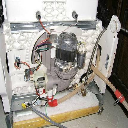 Comment choisir un lave-vaisselle : comparaison des fonctionnalités et conseils