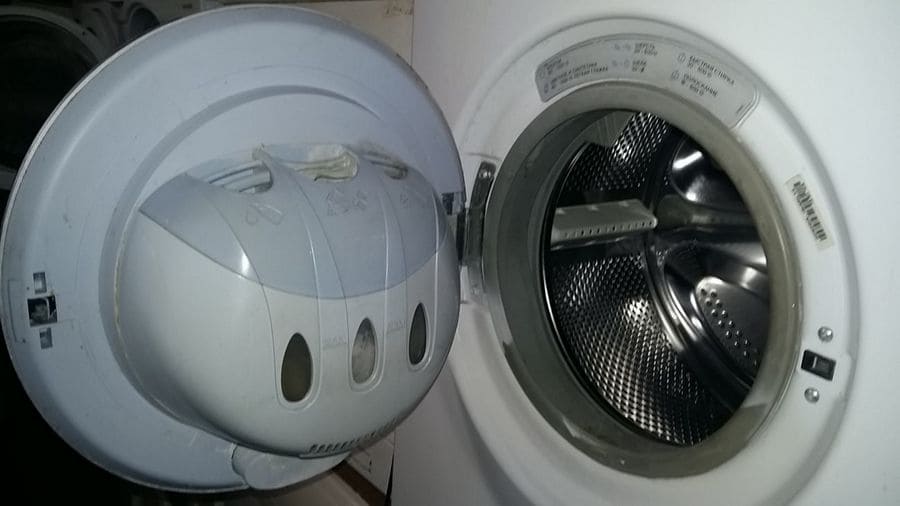 Dysfonctionnements et codes d'erreur de la machine à laver Indesit: méthodes de décodage et de réparation