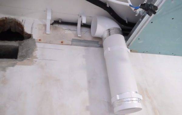 Est-il possible de percer un conduit de ventilation et de modifier la conception du puits de ventilation ?