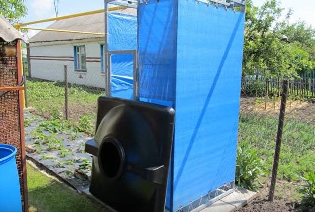 Placard sec à faire soi-même pour les chalets d'été: un guide étape par étape pour construire un placard sec en tourbe