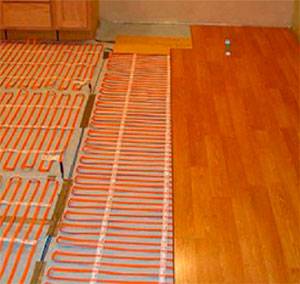 Vue d'ensemble de l'installation d'un plancher chauffant ultra-plat