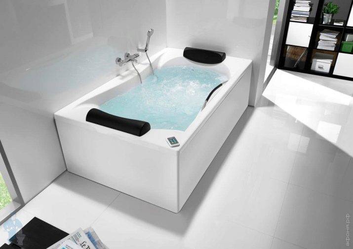 Baignoire pour deux : règles pour choisir une baignoire double + revue des meilleurs fabricants