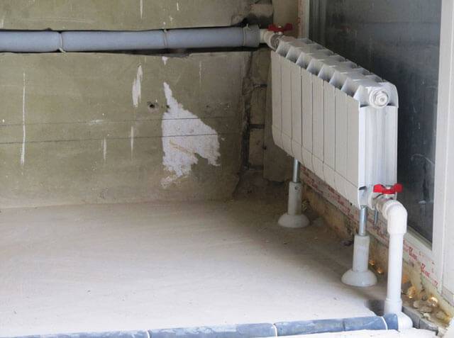 Nous choisissons un appareil de chauffage pour les tuyaux: lequel est le meilleur pour l'approvisionnement en eau et lequel est pour les égouts et le chauffage