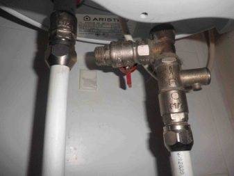 Raccords à sertir pour tuyaux métal-plastique: types, marquage, objectif + exemple de travail d'installation