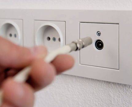 Désignation des prises et interrupteurs sur dessins et schémas