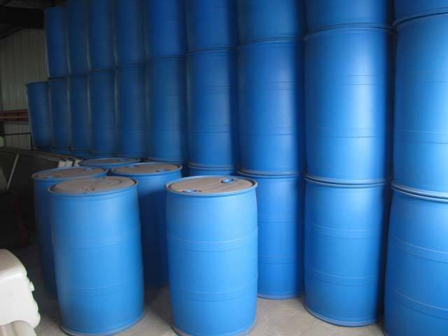 Comment faire une fosse septique dans le pays de vos propres mains à partir de barils: en utilisant des barils en plastique de 200 litres comme exemple