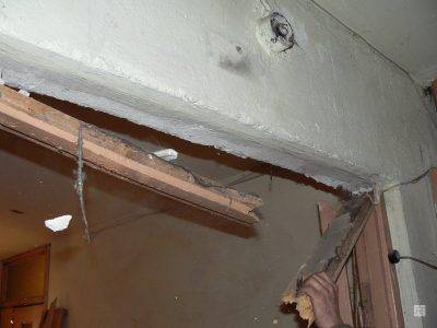 Comment installer une porte intérieure sans seuil et avec seuil: étapes d'installation à faire soi-même