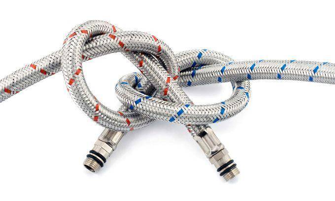 Raccordement robinet flexible : comment choisir + installer un raccordement d'eau à soufflet