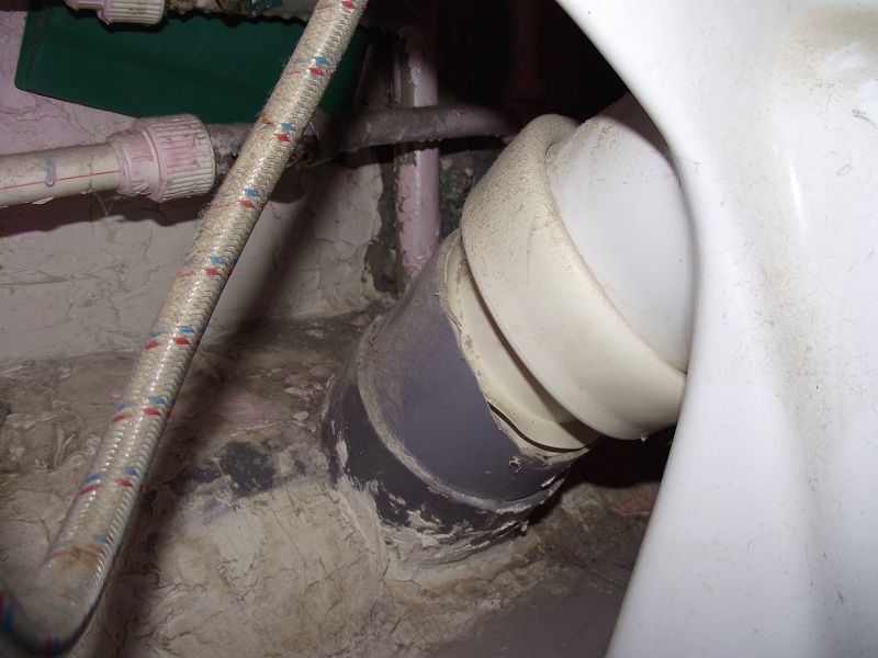 Comment raccorder une toilette à un égout: options et schémas