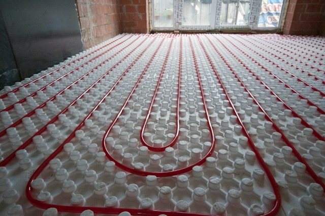 Est-il possible de poser un tapis sur un sol chaud et du carrelage ?