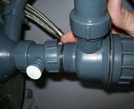 Comment éliminer l'odeur des eaux usées dans les toilettes et la salle de bain : 5 causes d'odeur et leur élimination