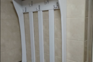 Cintre de sol en bois DIY : idées créatives + instructions de montage