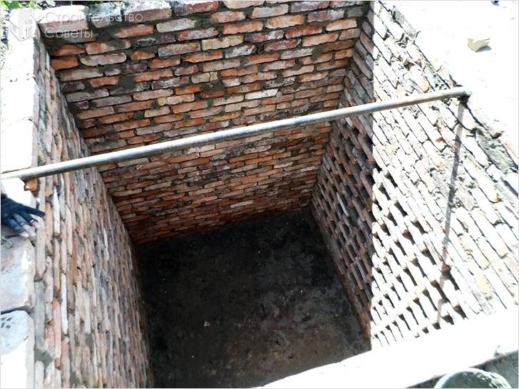 Comment un puisard est construit à partir d'anneaux en béton: schémas + guide étape par étape