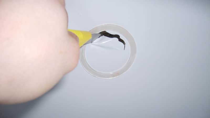 Luminaires dans la salle de bain au plafond: types, principes de placement, nuances d'installation