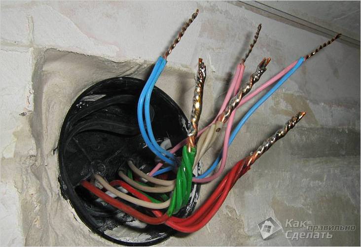 Comment connecter un interrupteur d'éclairage à trois gangs