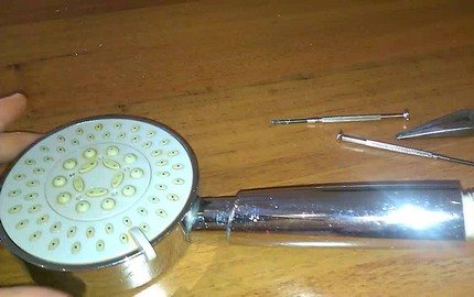 Comment bien entretenir une cabine de douche - avec quels moyens et comment la laver?