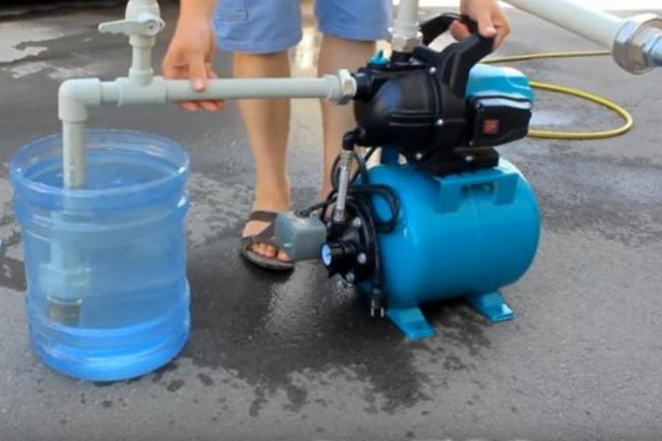 Installation et raccordement d'une station de pompage à un puits: un algorithme pour effectuer des travaux