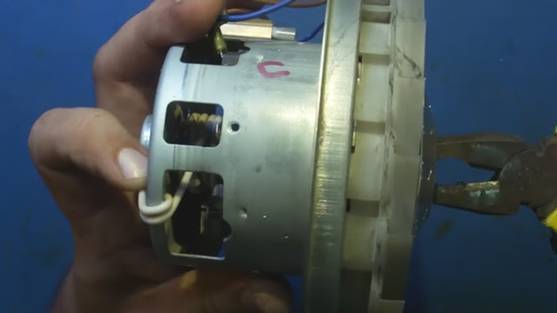 Comment démonter un aspirateur Samsung : pannes typiques + instructions détaillées pour démonter un aspirateur