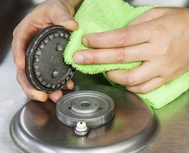 Pourquoi le gaz brûle avec une flamme rouge sur le poêle : facteurs affectant la couleur de la flamme