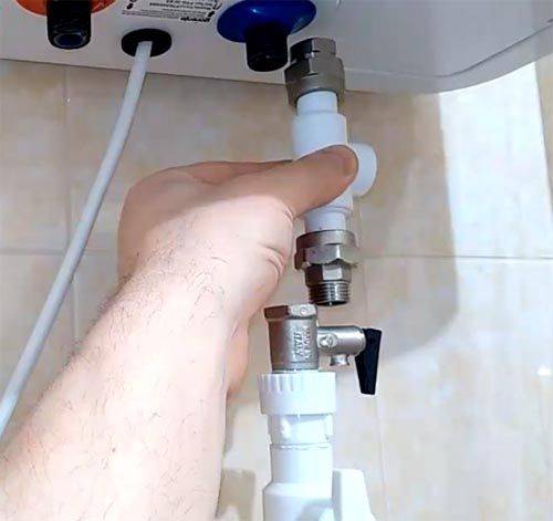 Choisir une chaudière à gaz pour l'eau chaude