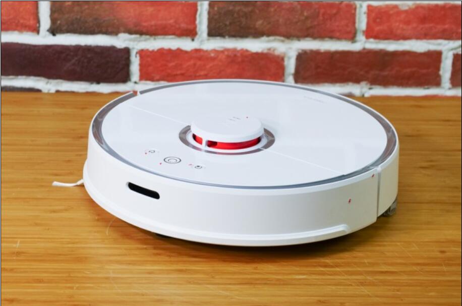 Examen de l'aspirateur robot Xiaomi ("Xiaomi") Mi Robot Vacuum: une offre confiante pour le leadership