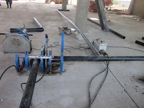 Comment se déroule le soudage bout à bout des tuyaux en polyéthylène: instructions de travail