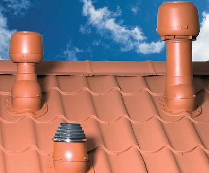 Déflecteur turbo pour ventilation : principe de fonctionnement et comparaison des types de déflecteurs rotatifs