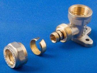 Raccords à sertir pour tuyaux métal-plastique: types, marquage, objectif + exemple de travail d'installation