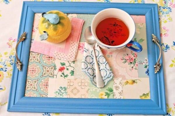 Comment j'ai fabriqué ma propre table à plateau pour économiser de l'argent