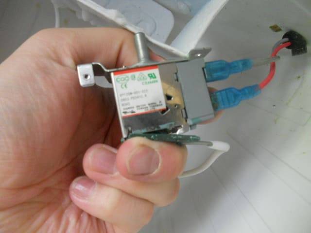 Comment réparer un réfrigérateur : trouver la cause de la panne + méthodes de réparation