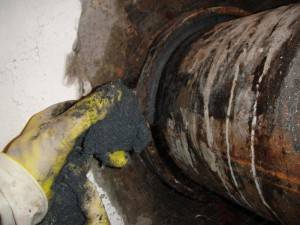 Comment sceller correctement les joints des tuyaux d'égout dans un appartement