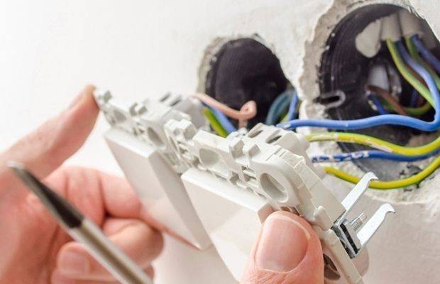 Remplacer, déplacer ou réparer un disjoncteur