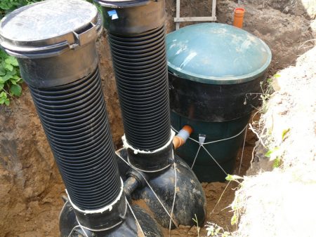 Aperçu des caractéristiques techniques des fosses septiques et stations d'épuration finlandaises d'Uponor