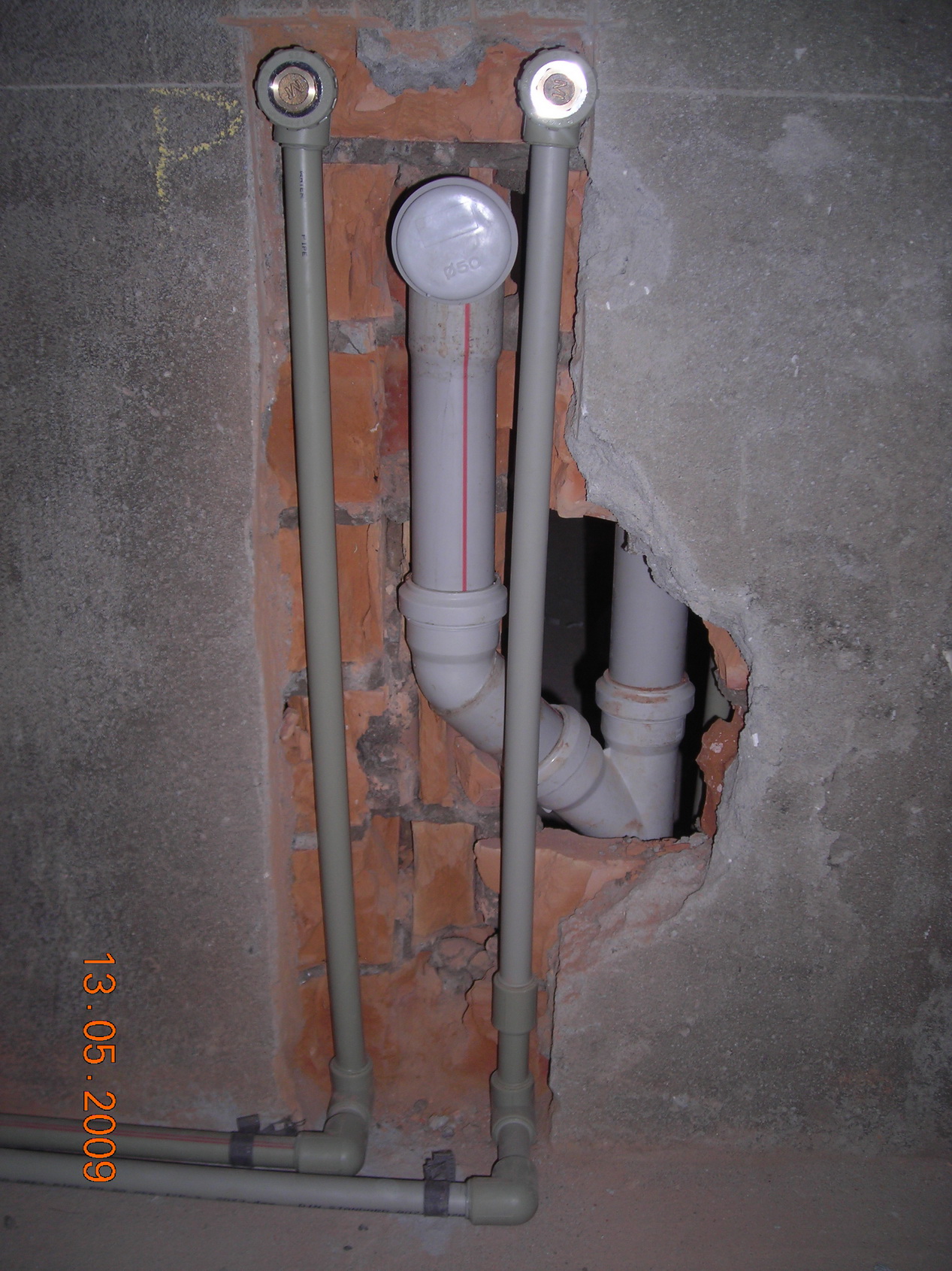 Installation de tuyaux d'égout à faire soi-même