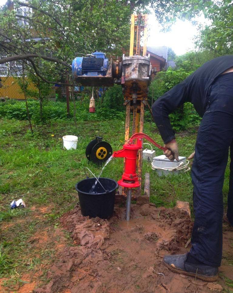 Forage de puits à faire soi-même dans le pays: méthodes, technologie, vidéo