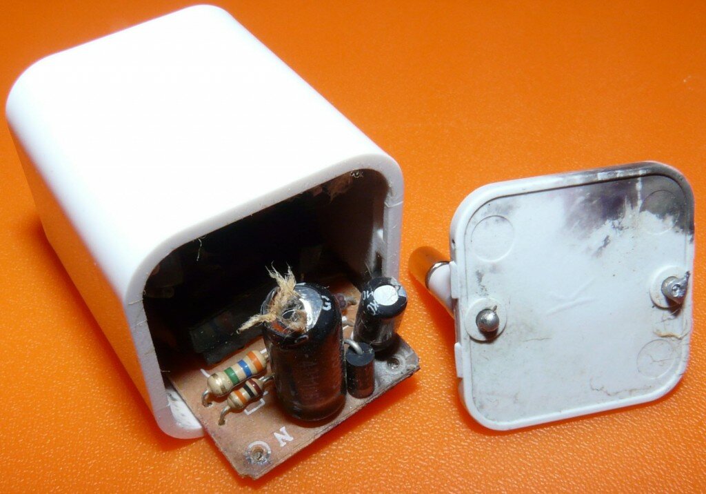 Est-il possible de laisser la charge dans une prise sans téléphone - trois mythes et une vérité