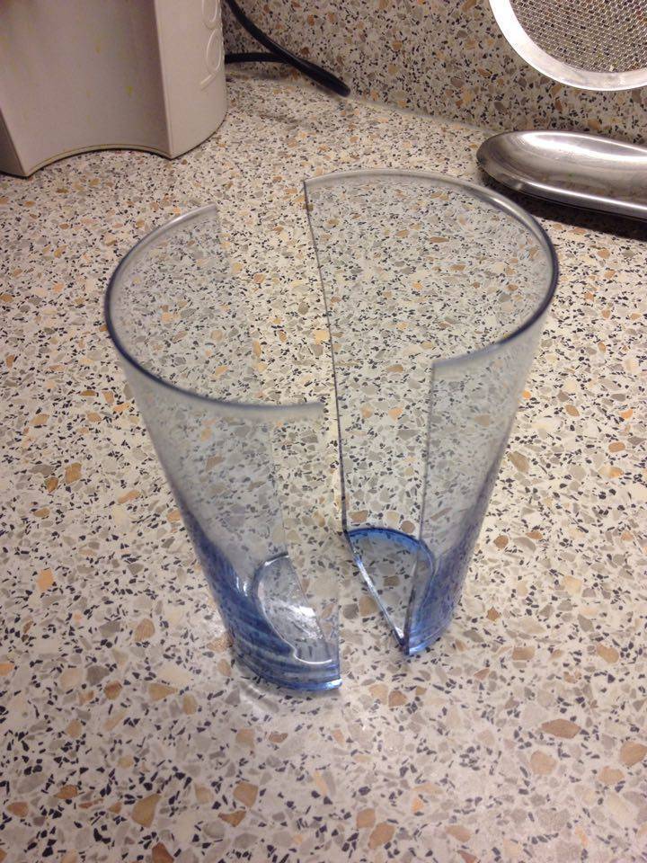 Qu'est-ce qui peut et ne peut pas être lavé au lave-vaisselle: caractéristiques du lavage de la vaisselle à partir de différents matériaux